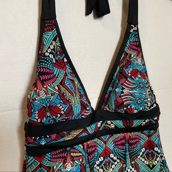 MOSSIMO SWIM TOP/TANKINI. LIKE NEW! HALTER TOP IN TIKI GEOMETRIC PRINTS. - Picture 5 of 11